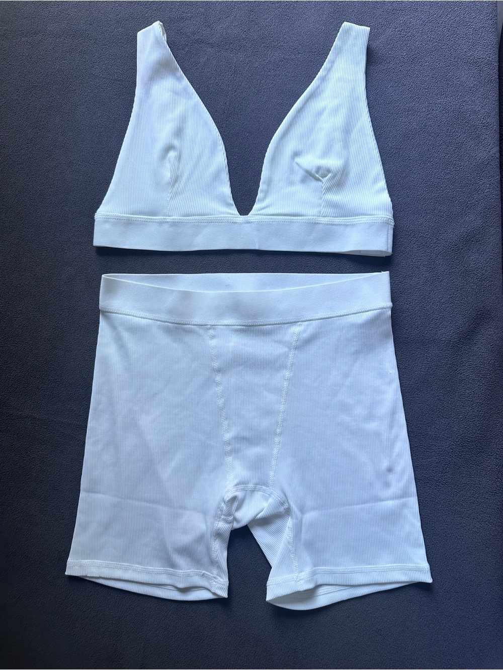 RIVIR Women’s White Ribbed Stretch Yoga Set V-Neck Bra & Shorts M